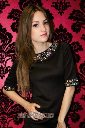 172412 - Anastasia Age: 30 - Ukraine