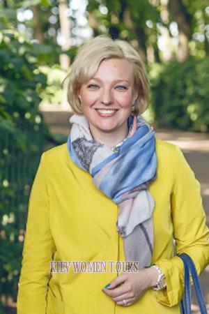 179290 - Ksenia Age: 43 - Russia