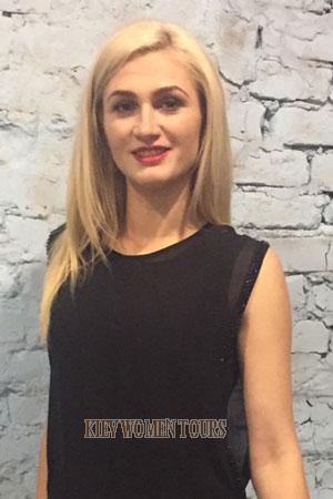 183388 - Oksana Age: 36 - Ukraine