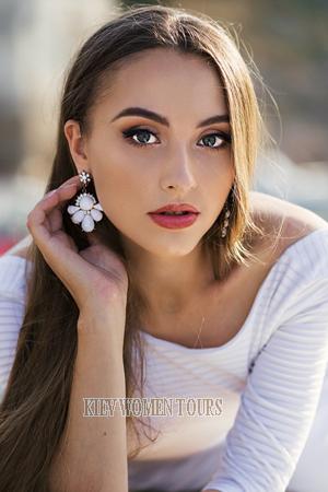 183668 - Anastasiya Age: 31 - Russia