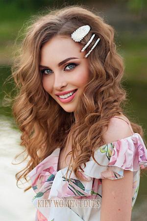 183710 - Ekaterina Age: 31 - Russia