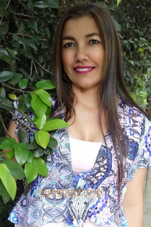 185965 - Luz Enith Age: 56 - Colombia