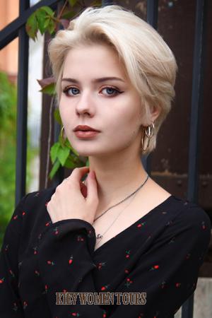 186516 - Svetlana Age: 25 - Russia