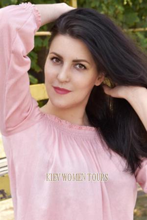 198294 - Yuliya Age: 44 - Ukraine