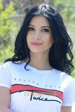 200371 - Larisa Age: 37 - Ukraine