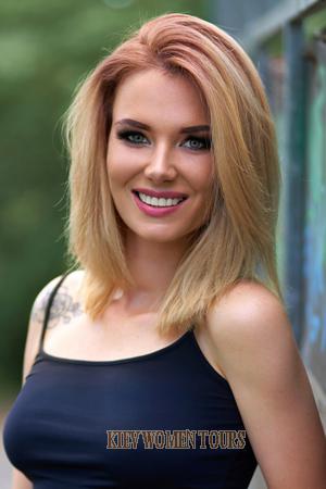 202122 - Irina Age: 37 - Ukraine