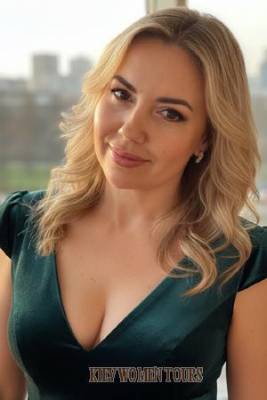 203302 - Maria Age: 48 - Ukraine