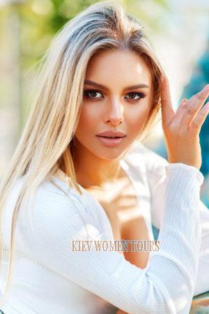 205158 - Nataliia Age: 28 - Ukraine