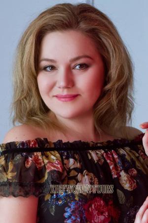 205366 - Juliya Age: 45 - Ukraine