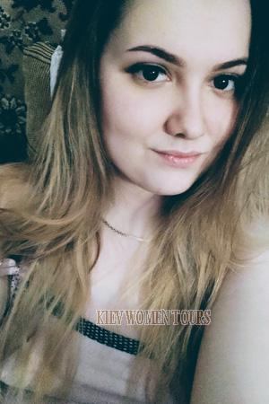 209423 - Olena Age: 22 - Ukraine