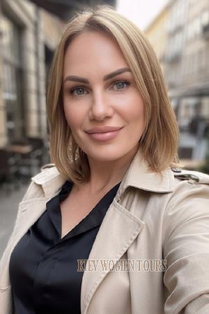 212611 - Alona Age: 37 - Ukraine