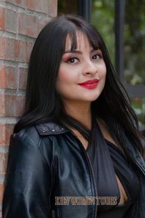 215123 - Johana Age: 27 - Colombia