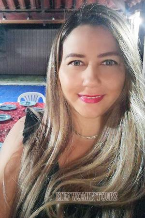 215738 - Ariana Age: 40 - Costa Rica