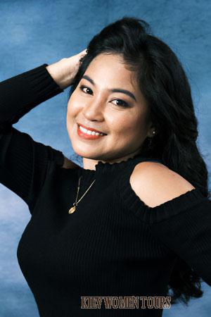 215763 - Cristina �Cris� Age: 33 - Philippines