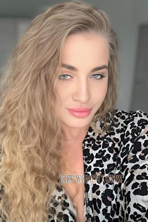 220090 - Violeta Age: 23 - Ukraine