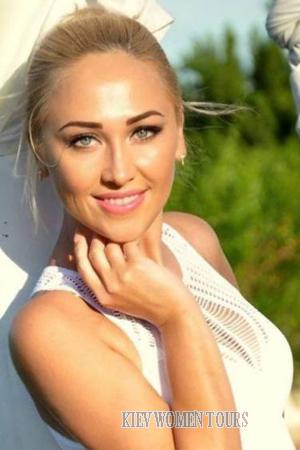 221137 - Anastasiia Age: 35 - Ukraine