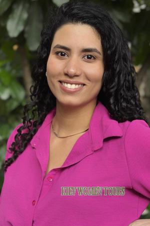 222152 - Laura Age: 27 - Colombia