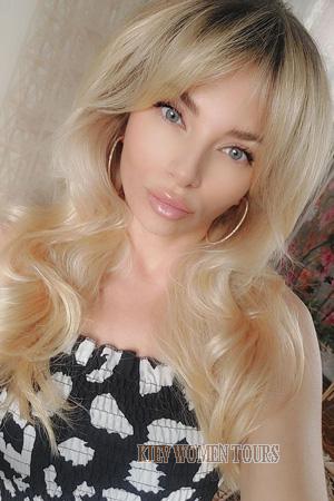 222413 - Julia Age: 35 - Ukraine