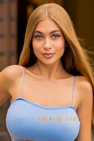 222821 - Albina Age: 20 - Ukraine