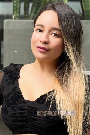 223216 - Geraldine Age: 34 - Colombia