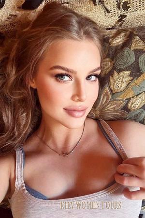 223342 - Aleksandra Age: 19 - Ukraine