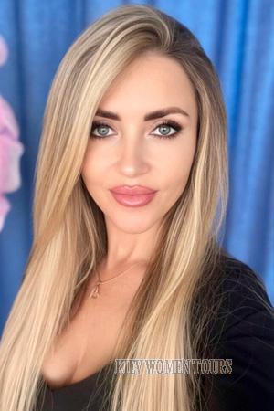 225271 - Valentina Age: 42 - Ukraine