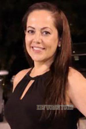 227131 - Hazel Age: 48 - Costa Rica