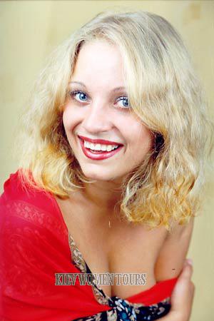 56520 - Elena Age: 24 - Ukraine