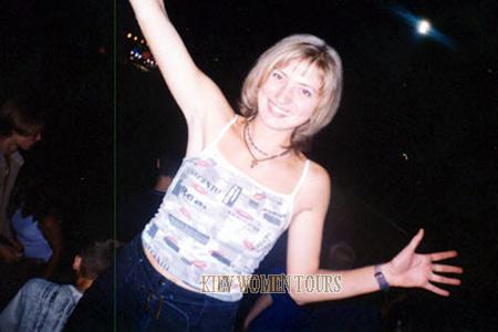 72713 - Elena Age: 25 - Ukraine